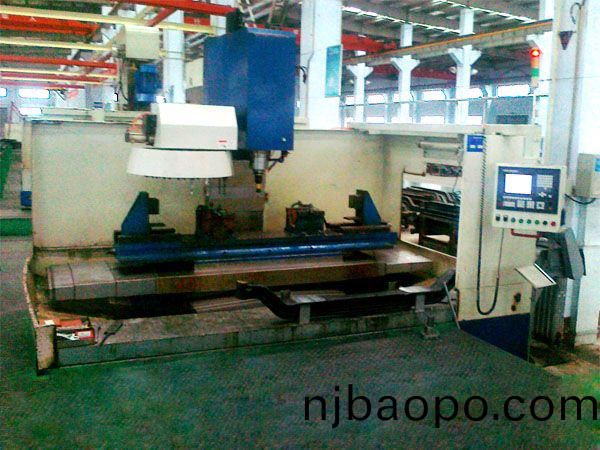 前(qian)軸(zhou)十孔加(jia)工專(zhuan)用(yong)立式加(jia)工